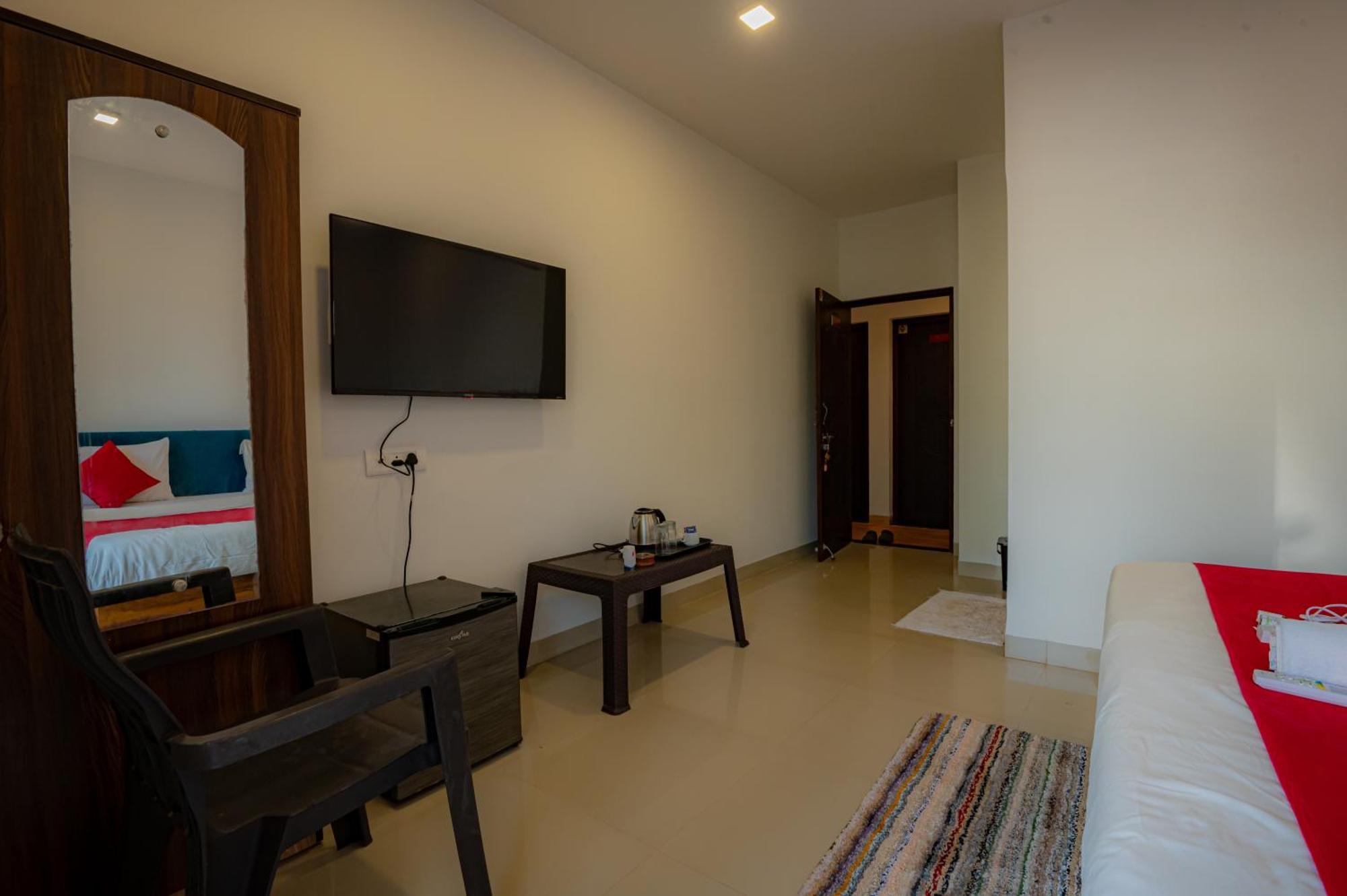 Morjim Sea Waves-Beach Front Hotel Exterior foto