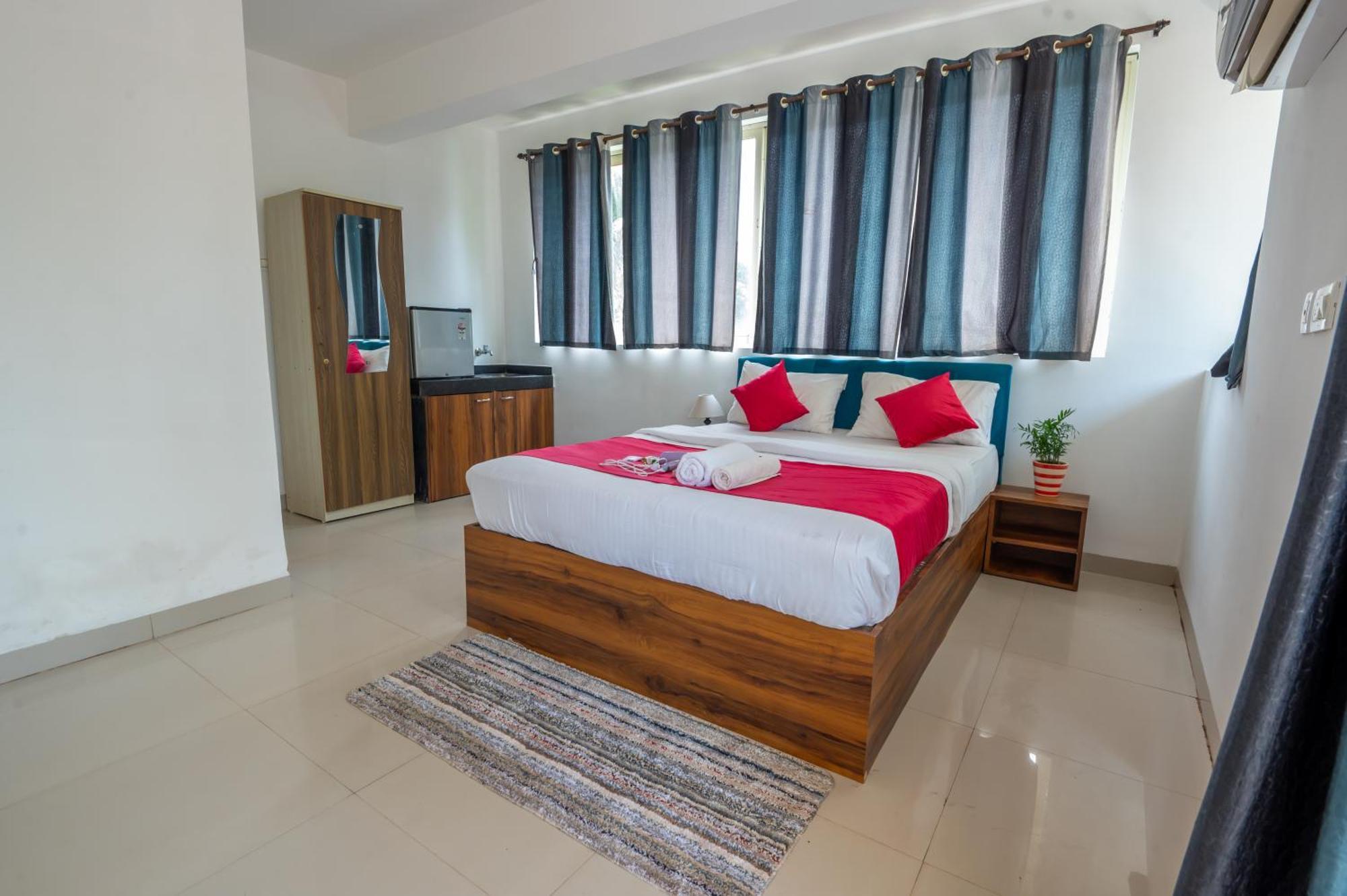 Morjim Sea Waves-Beach Front Hotel Exterior foto