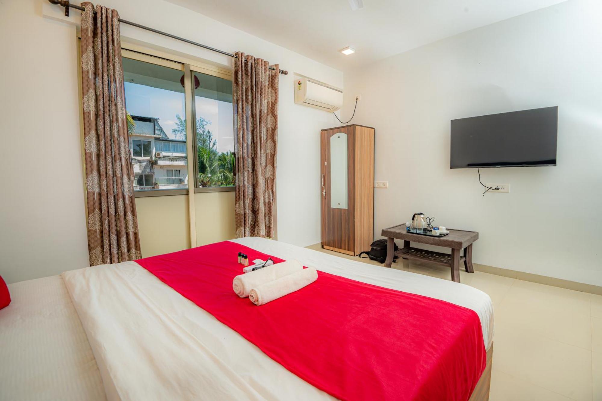 Morjim Sea Waves-Beach Front Hotel Exterior foto