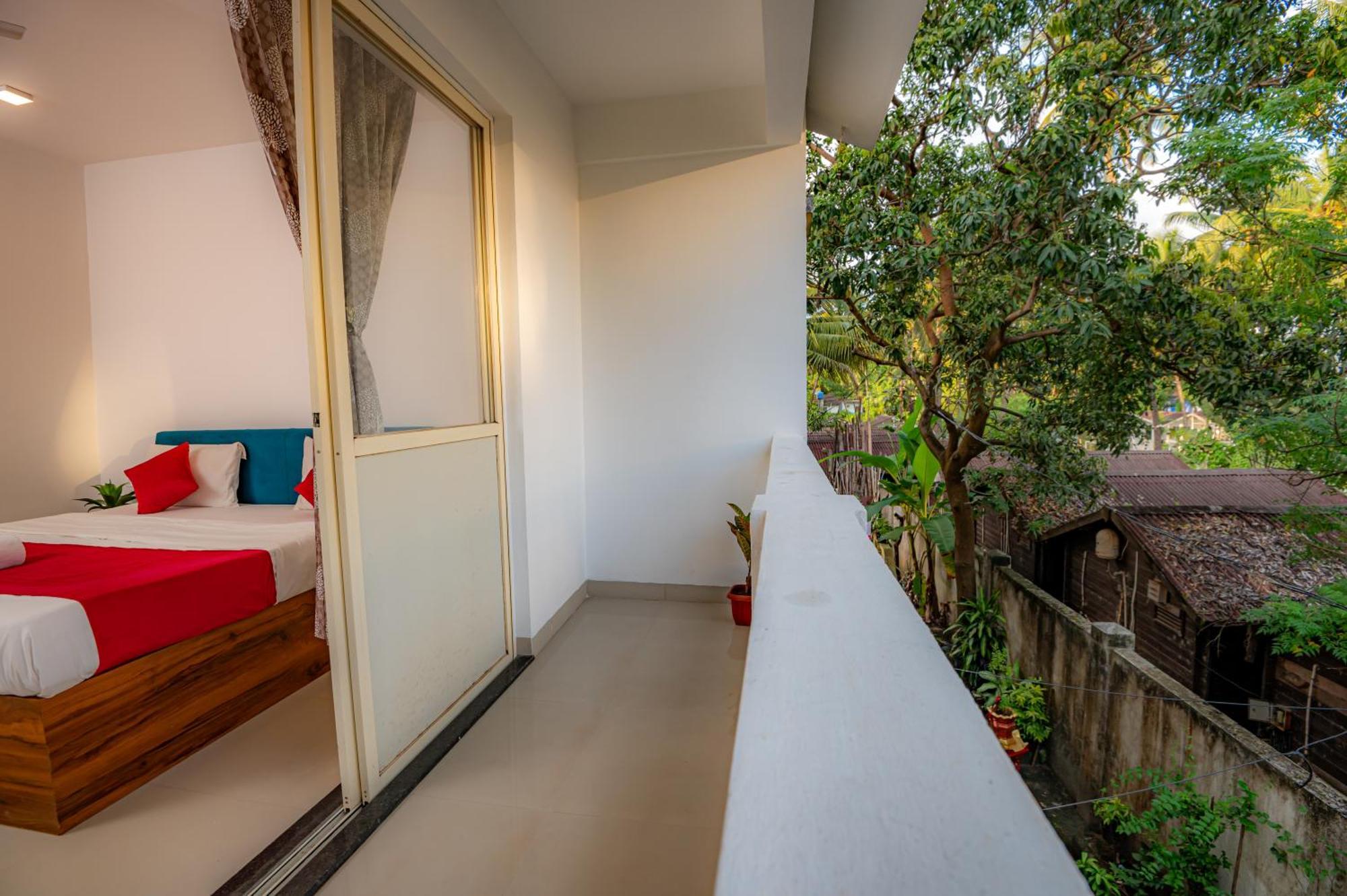 Morjim Sea Waves-Beach Front Hotel Exterior foto